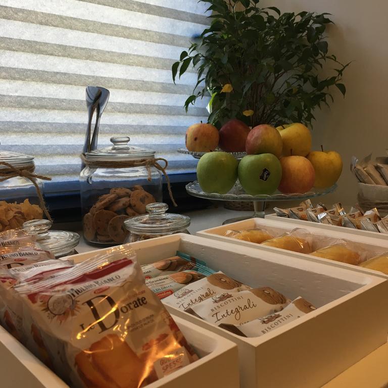 Starhost - Petit B&B Салерно Екстериор снимка